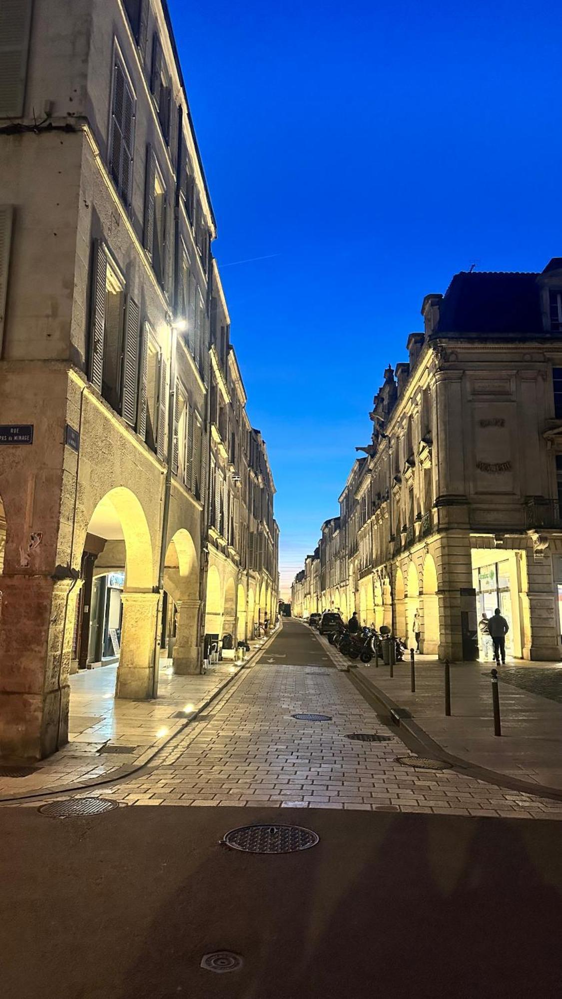 Hyper Centre A 80M Du Vieux Marche, T2 Calme Vue Sur Les Toits Rue Du Minage Apartment La Rochelle  Luaran gambar
