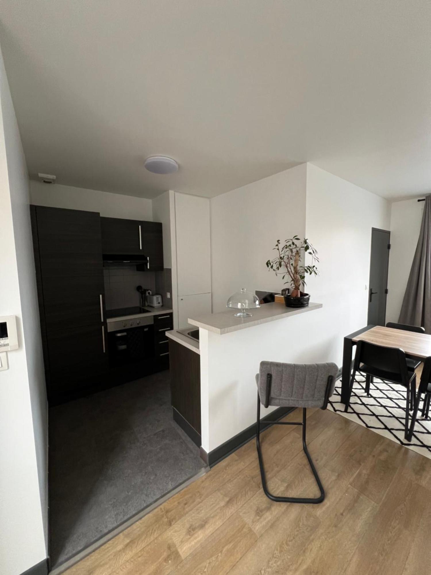 Hyper Centre A 80M Du Vieux Marche, T2 Calme Vue Sur Les Toits Rue Du Minage Apartment La Rochelle  Luaran gambar